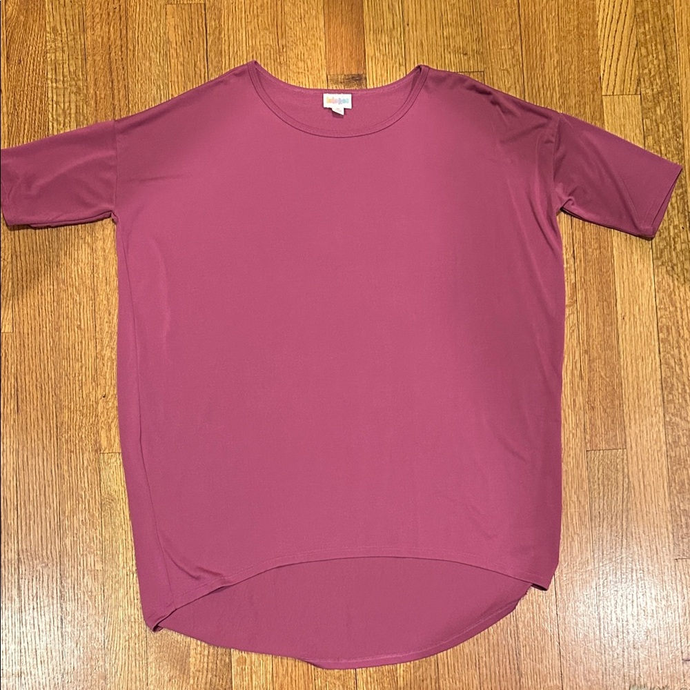 LuLaRoe Short Sleeve Magenta Top Size Medium